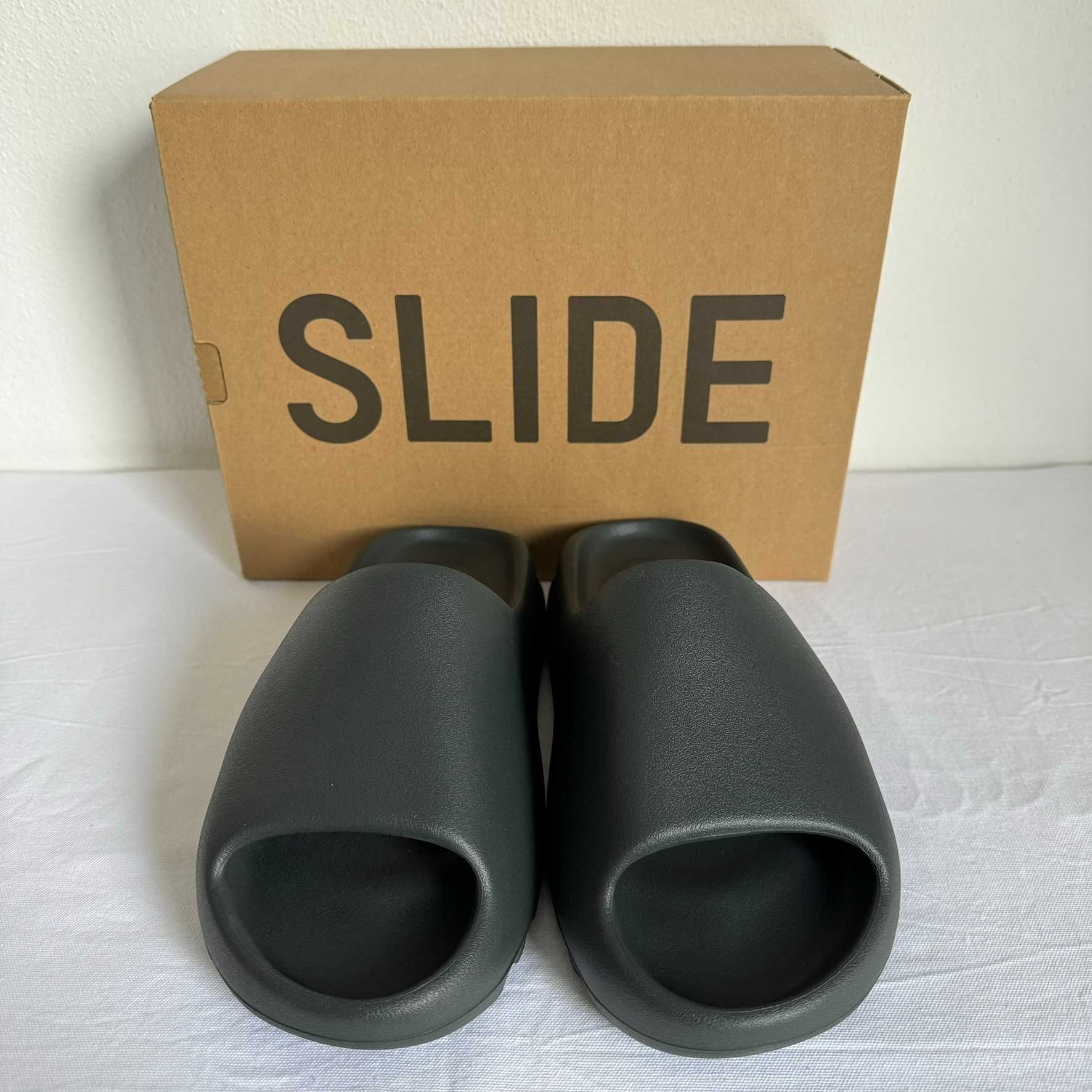 Yeezy Slide "Dark Onyx" - Tamanho 40