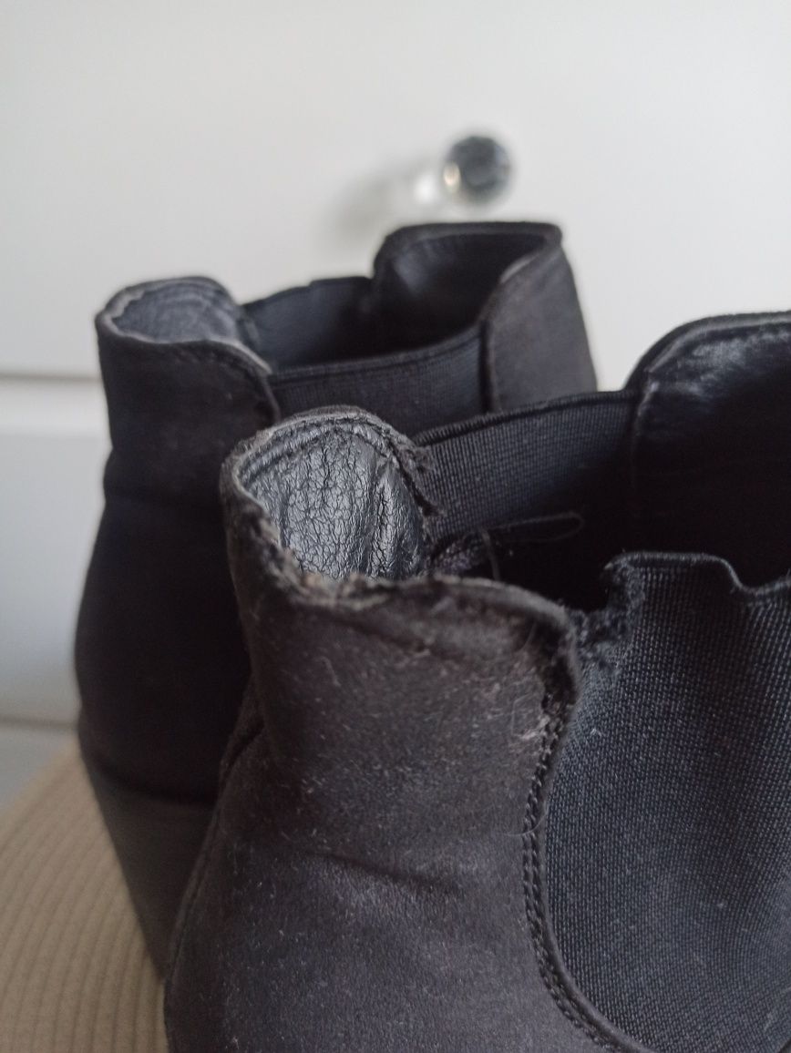 Buty czarne na koturnie, obcas 8,5 cm, roz 39