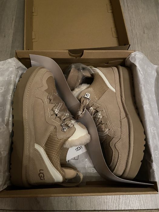 Botas UGG Lowmel Sand