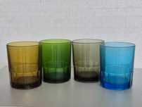 Quatro copos de whisky
