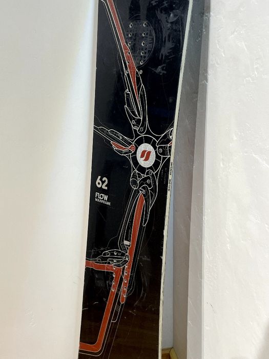 Дошка сноуборд (free ride), 
Flow mainframe 62
Просервісований