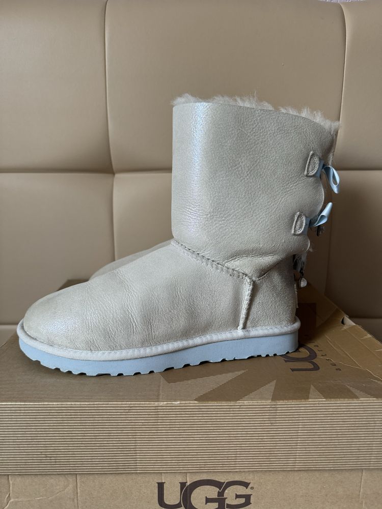 Ugg Bailey Bow I Do! 8US