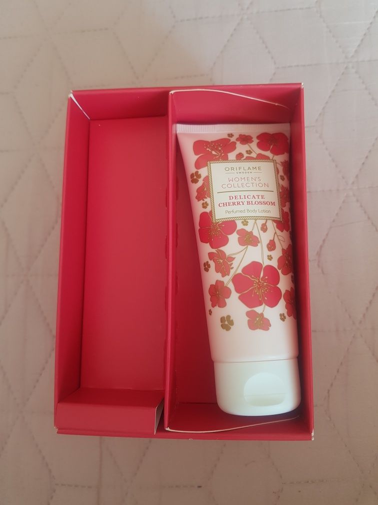 Perfumowany balsam do ciała cherry blossom oriflame 100 ml