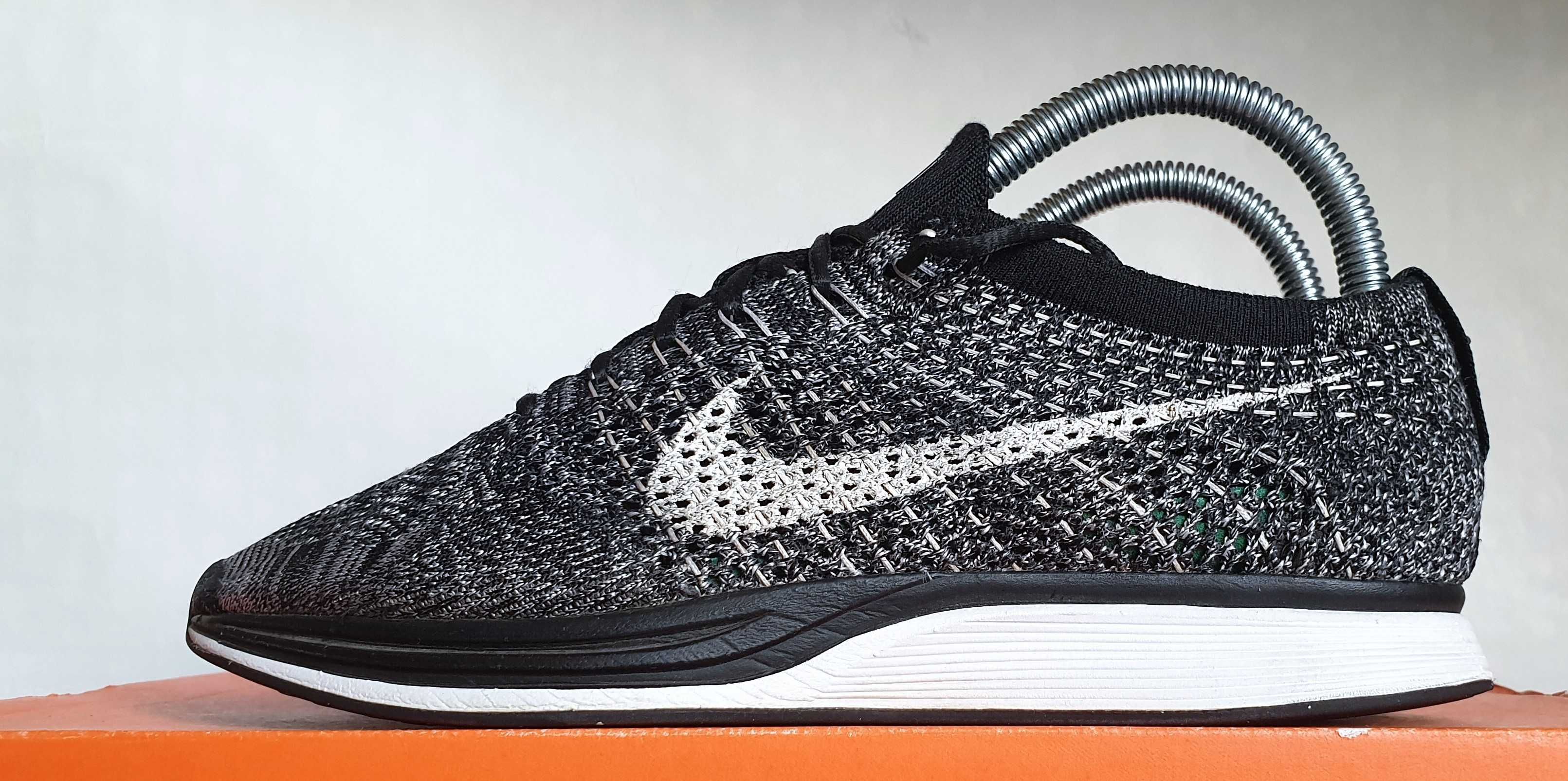 NIke Flyknit Racer Oreo 2.0 2015 6US/38.5EUR