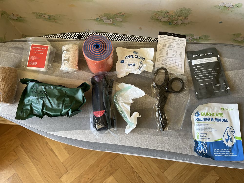 Аптечка в сборе тактическая