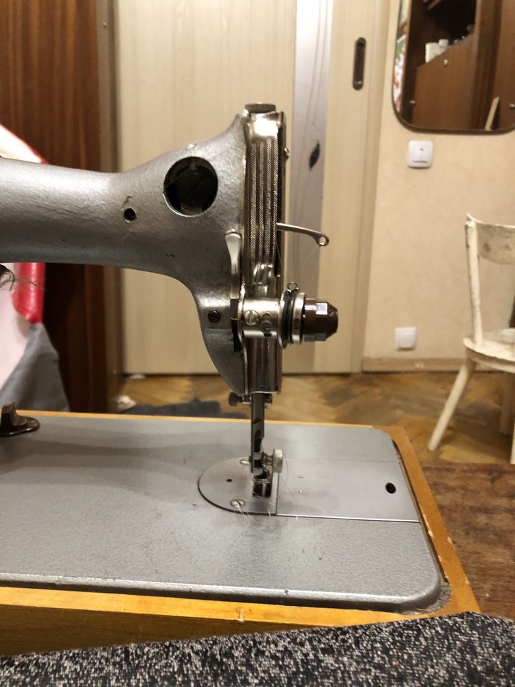 Продаеться швейная машина Подольская