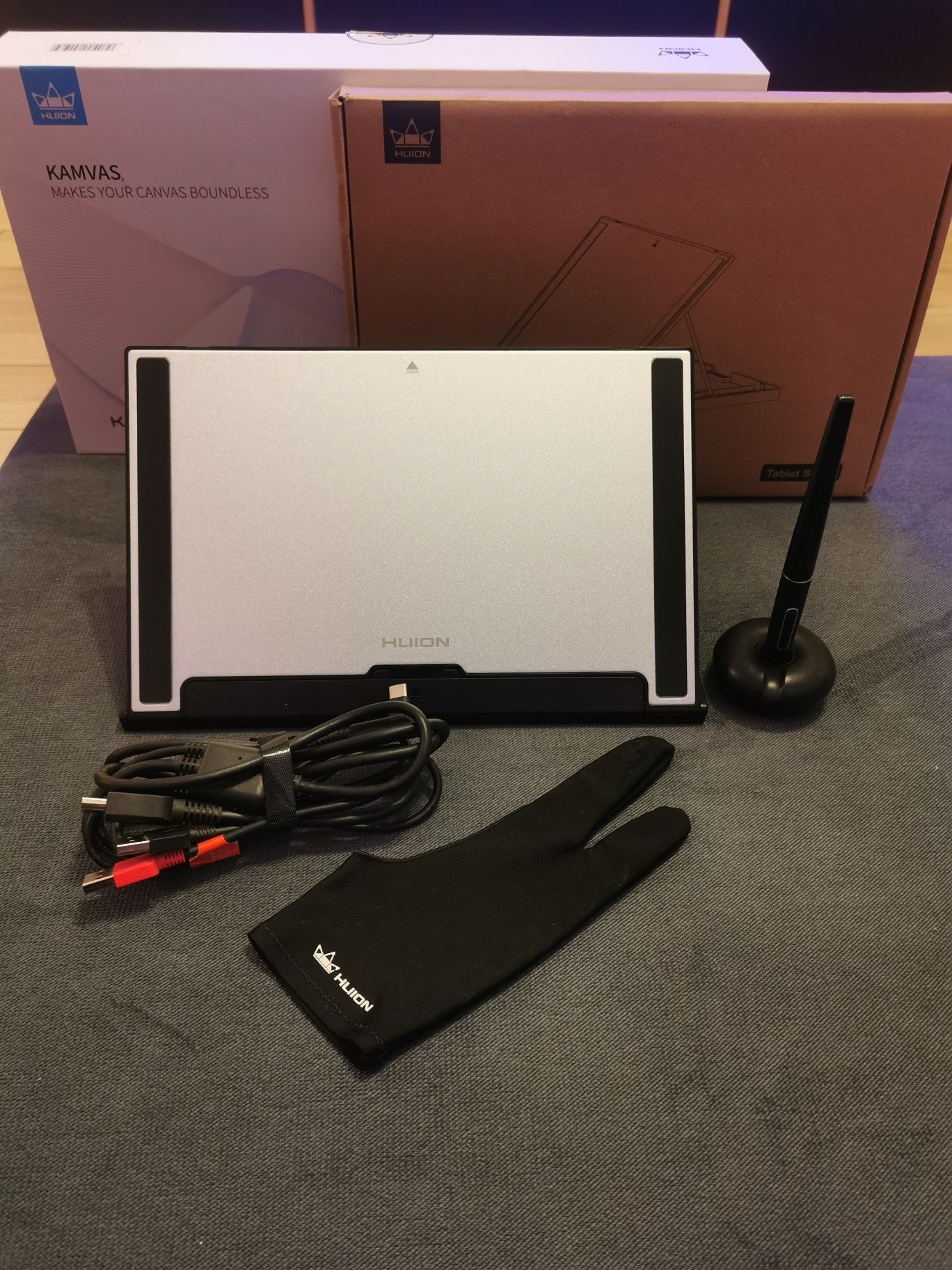 Tablet graficzny, tablet Huion Kamvas 12 +podstawka