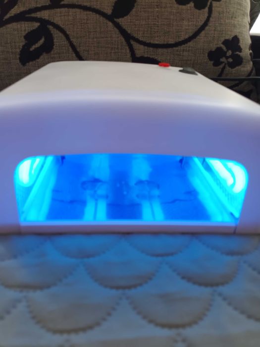 Lampa UV do utwardzania paznokci