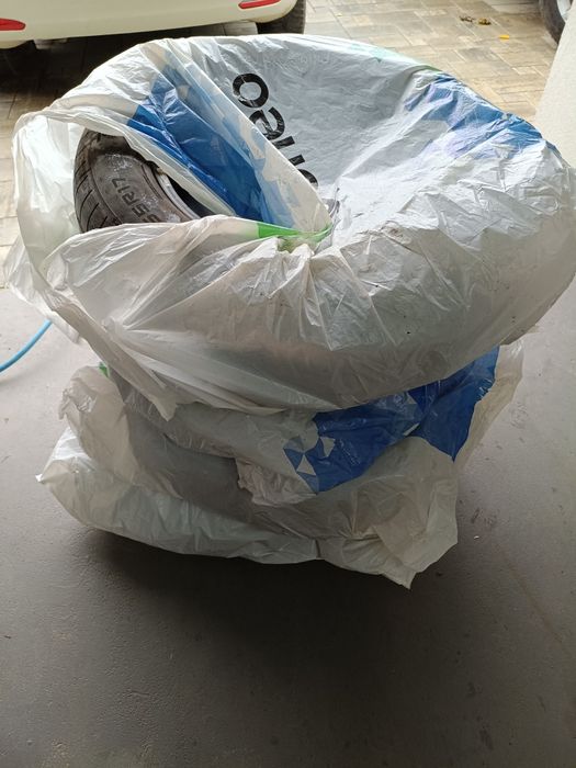 Opony prawie nowe Dębica i Continental