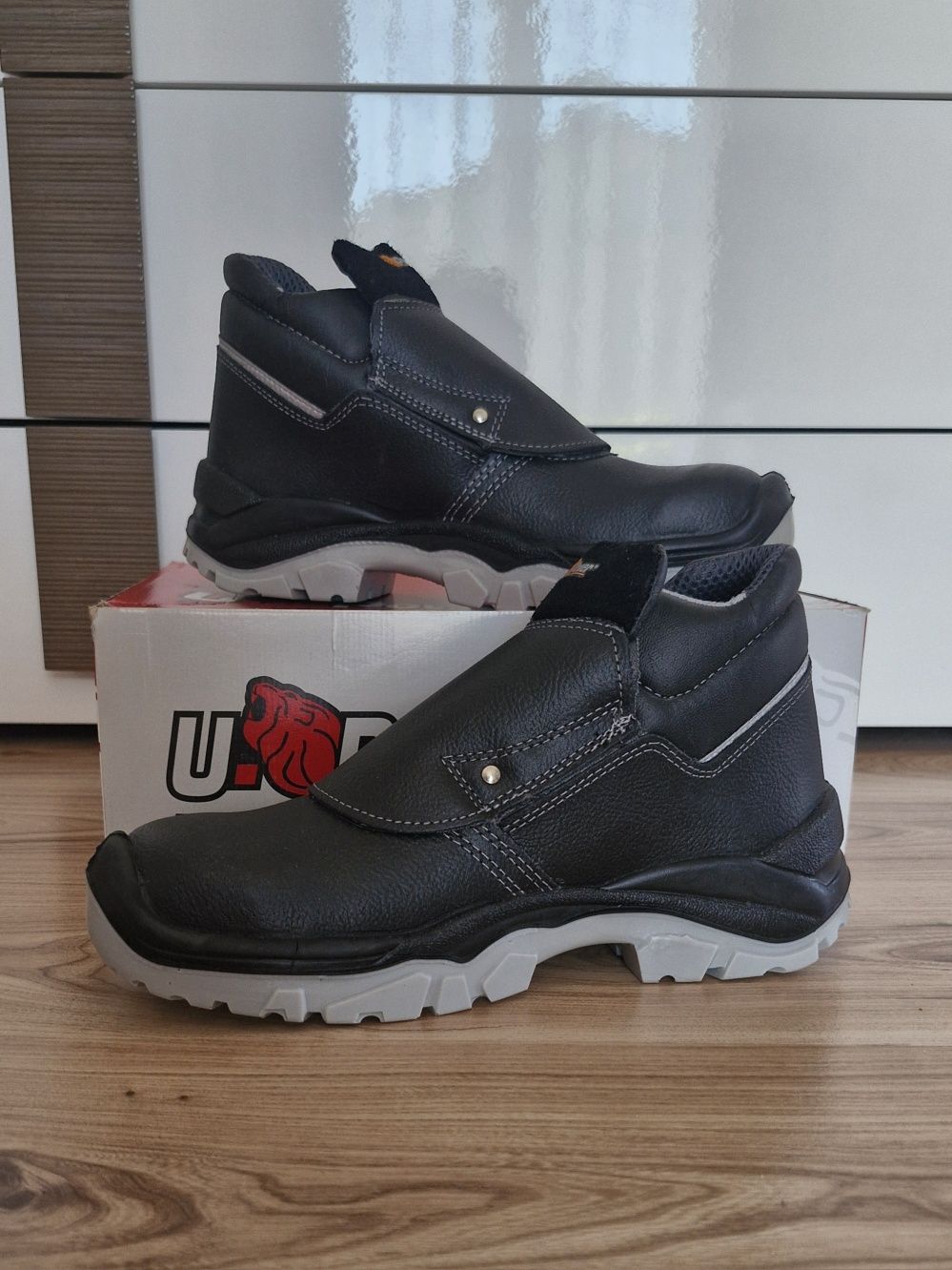 Buty skórzane robocze spawalnicze BHP trzewiki bezpieczne dla spawaczy