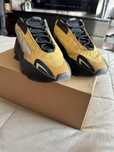 Yeezy 700 MNVN Honeyflu