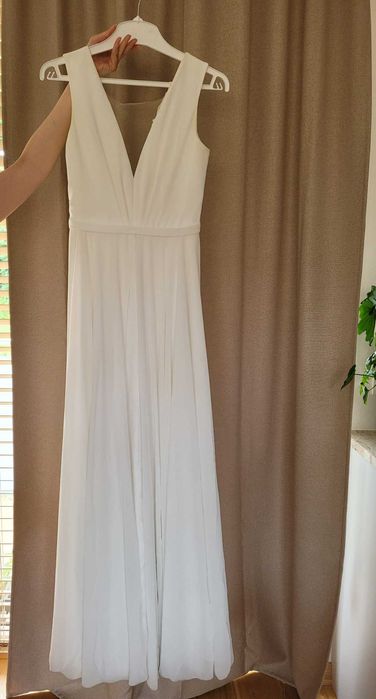 Suknia ślubna minimalistyczna i bardzo efektowna / idealna do tańca