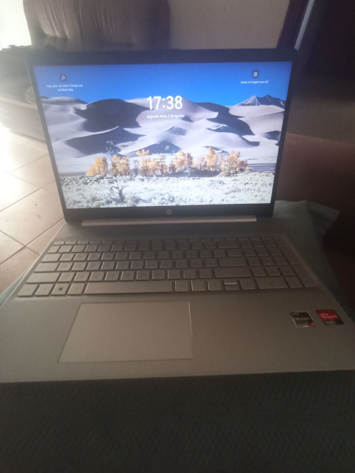 hp laptop prodid 15s-eq2038np***usado muito pouco garantia de 3 anos