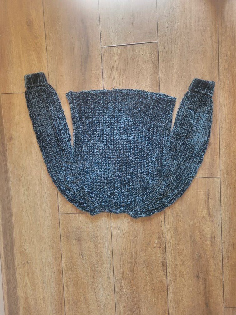 Sweter niebieski