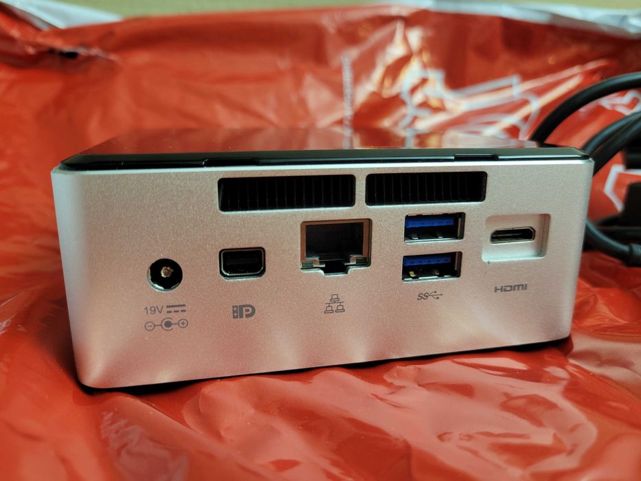 Intel NUC і5-5250U 8Gb 128Gb SSD WiFi BT HDMI компьютер мини неттоп