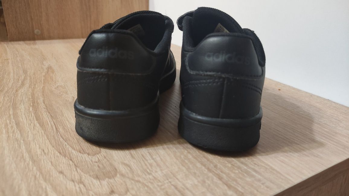 Кросівки Adidas 31