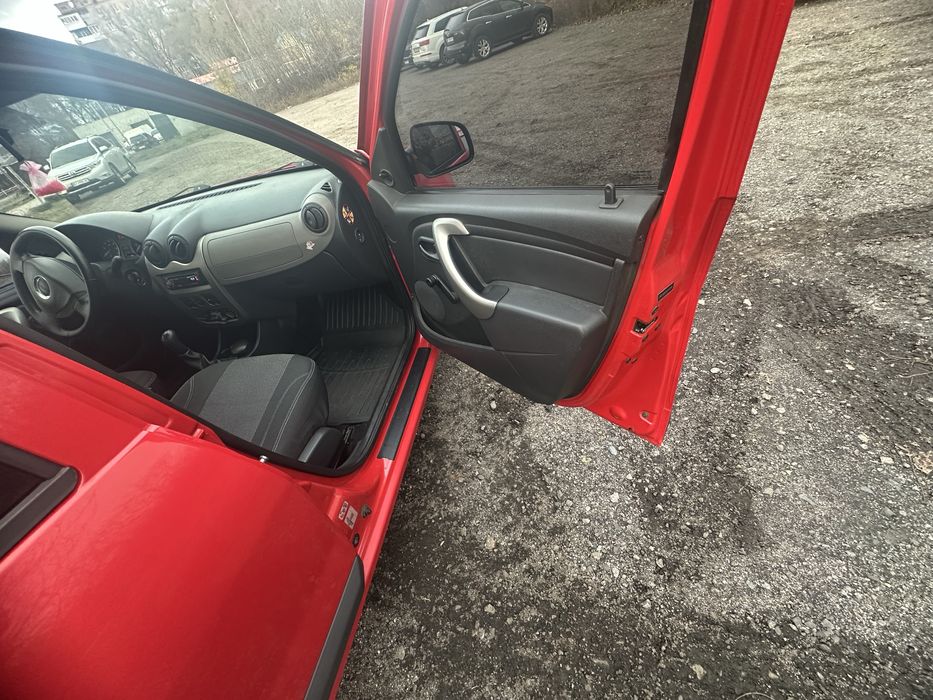 Dacia Sandero 1.4 , 2009 рік