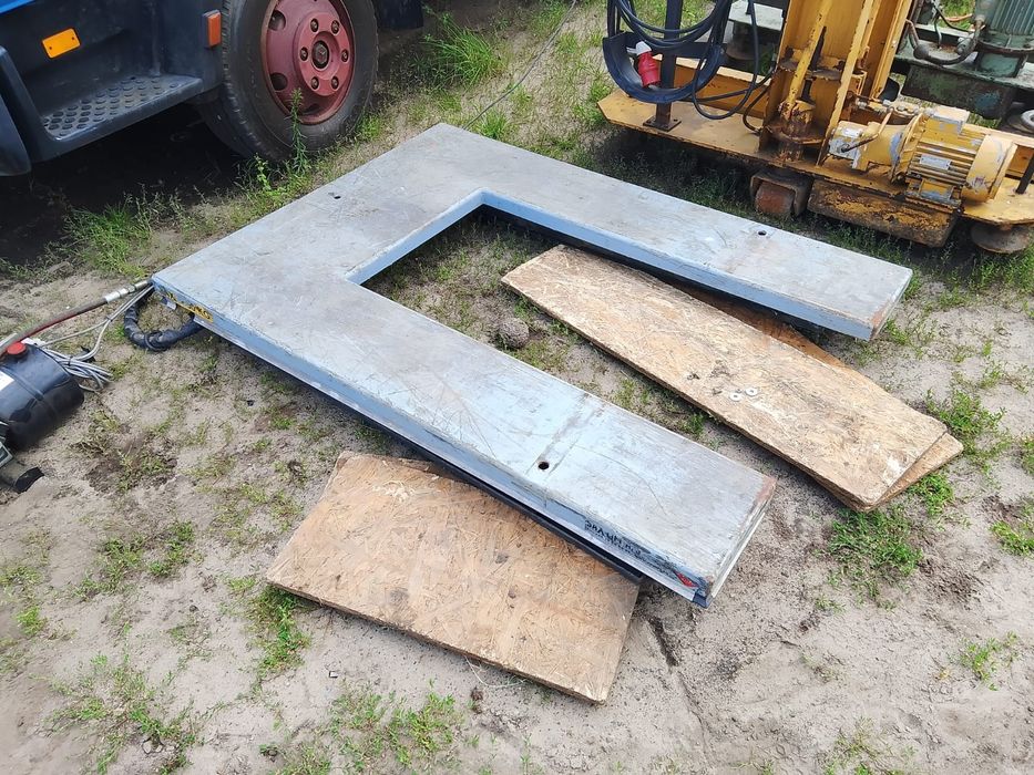 Podnośnik samochodowy najazdowy