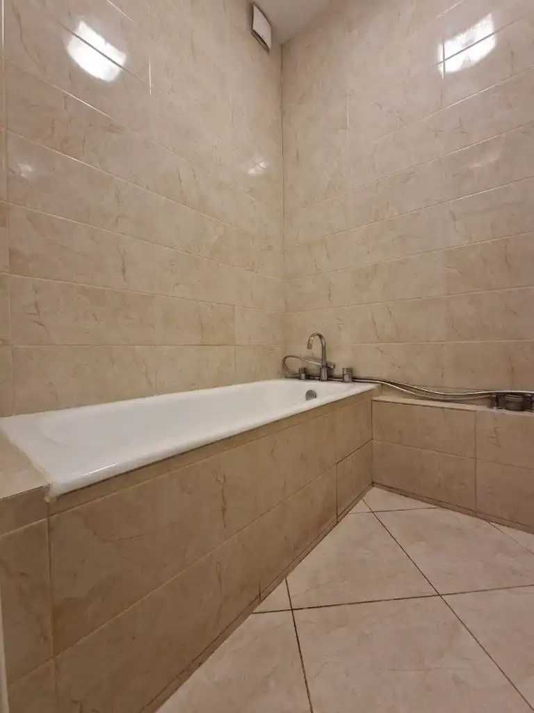 Продам ЖК Кировский 60м2