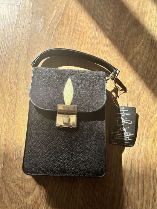 Сумка из кожи ската