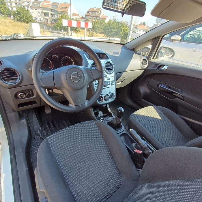 Opel Corsa 170,000kms IVA dedutível