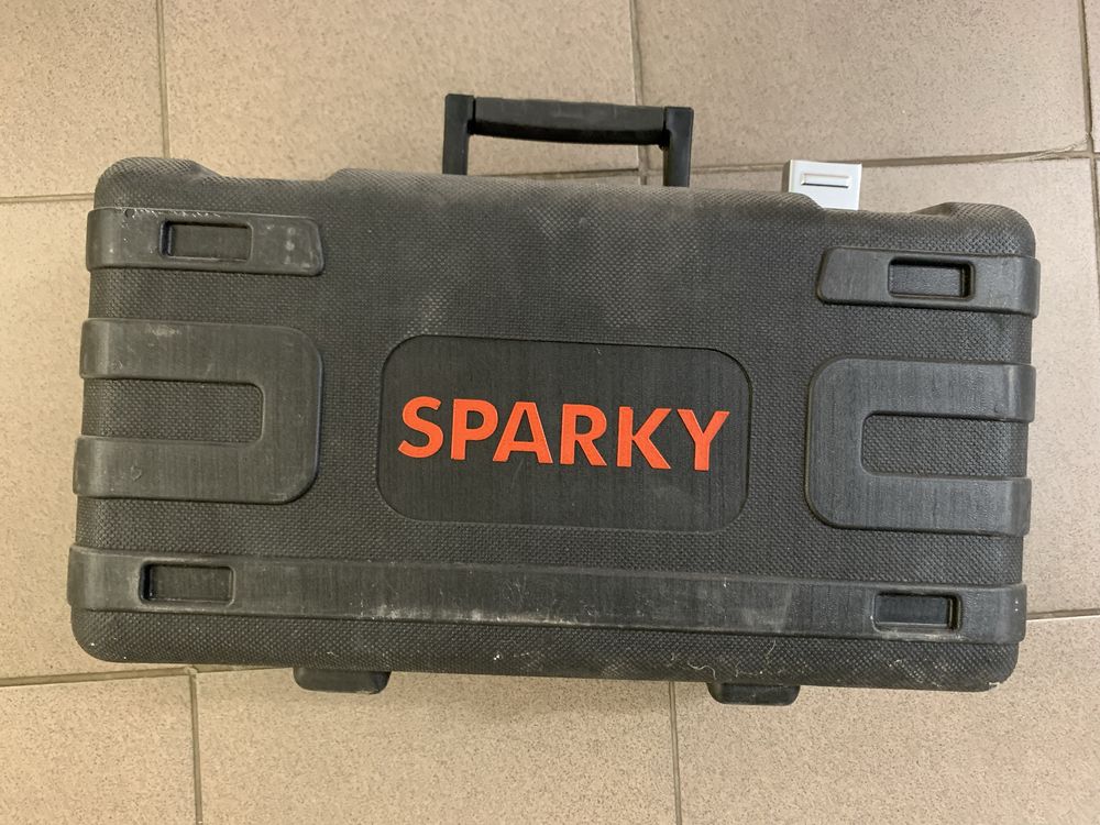 Skrzynka po sprzęcie Sparky