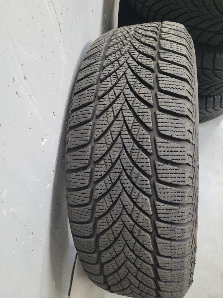 Зимові шини Goodyear UltraGrip Ice 2 215/60 R16 99T XL