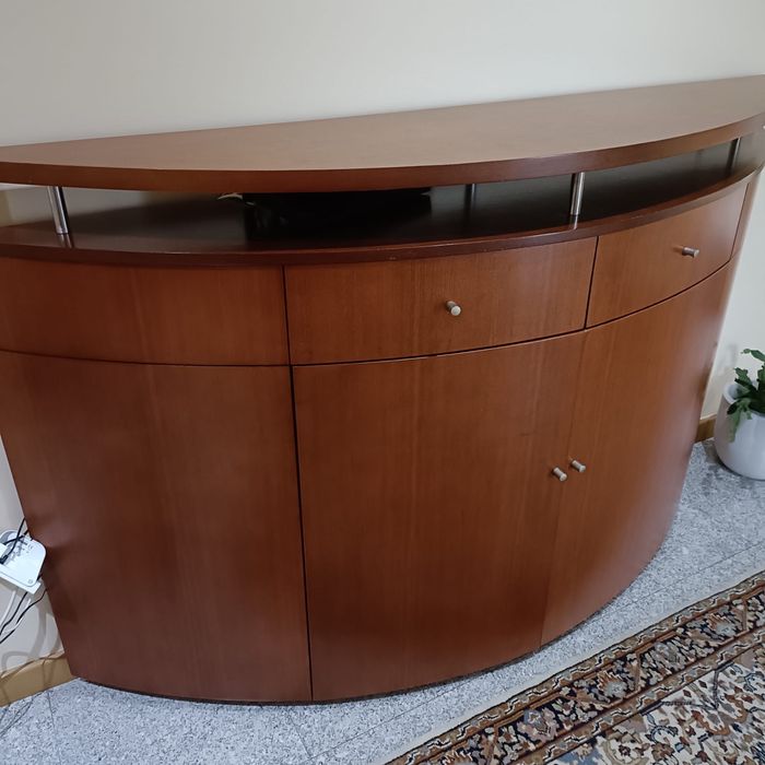 Móvel de entrada meia lua