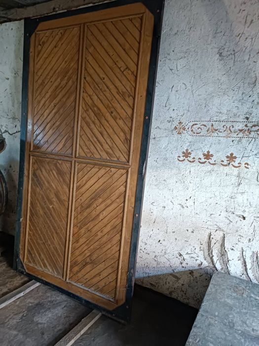 Продаю гаражні двері