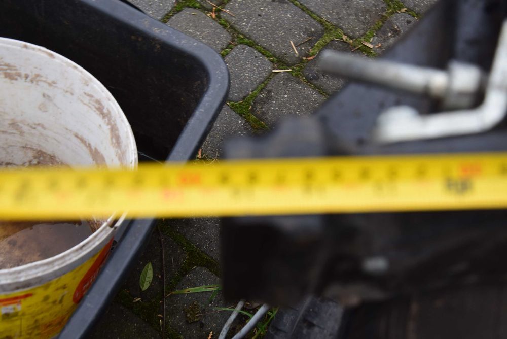 Sprzedam zaczep kulowy  przesuwny  NEW HOLLAND  CASE  orginalny