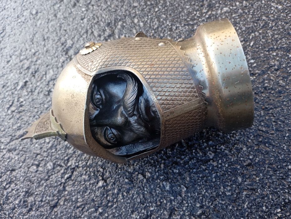 Vendo esta peça muita bonita bom estado