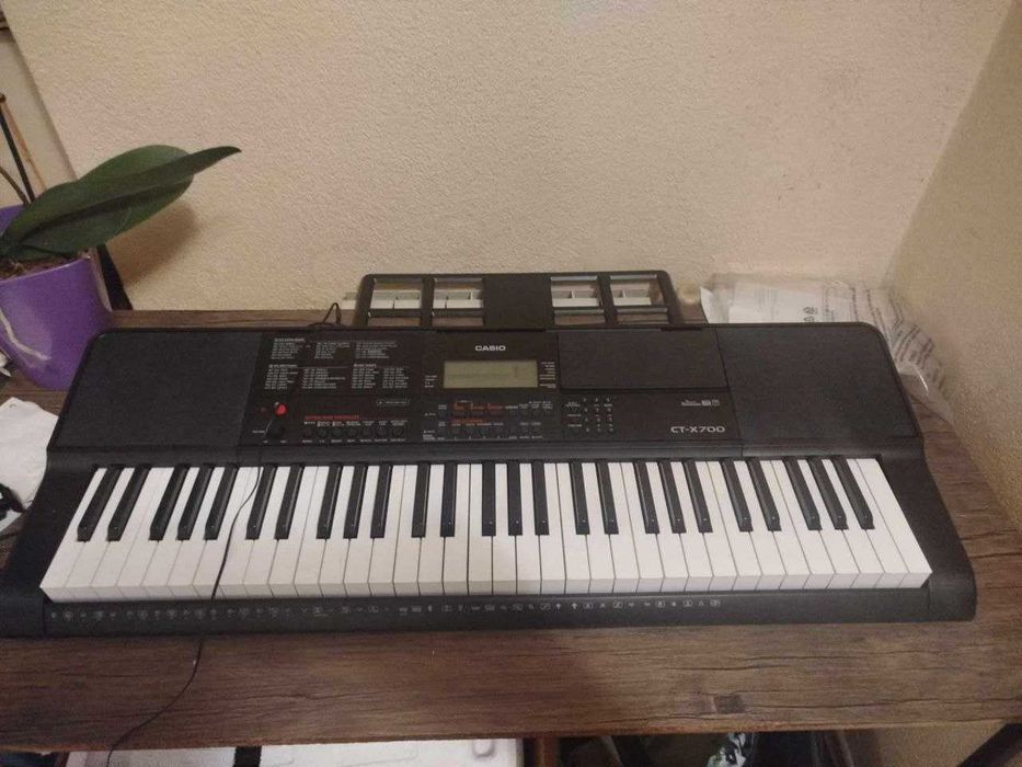 Синтезатор Casio CT-X700 + Навушники Knowledge Zenith
