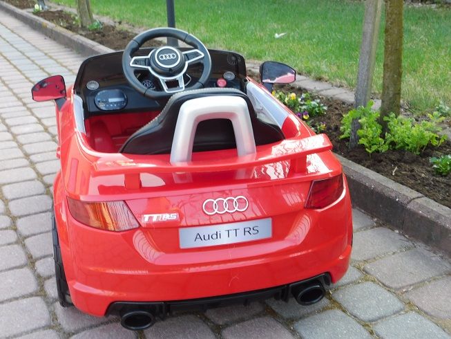 Oryginalny pojazd samochód AUDI TT RS na akumulator