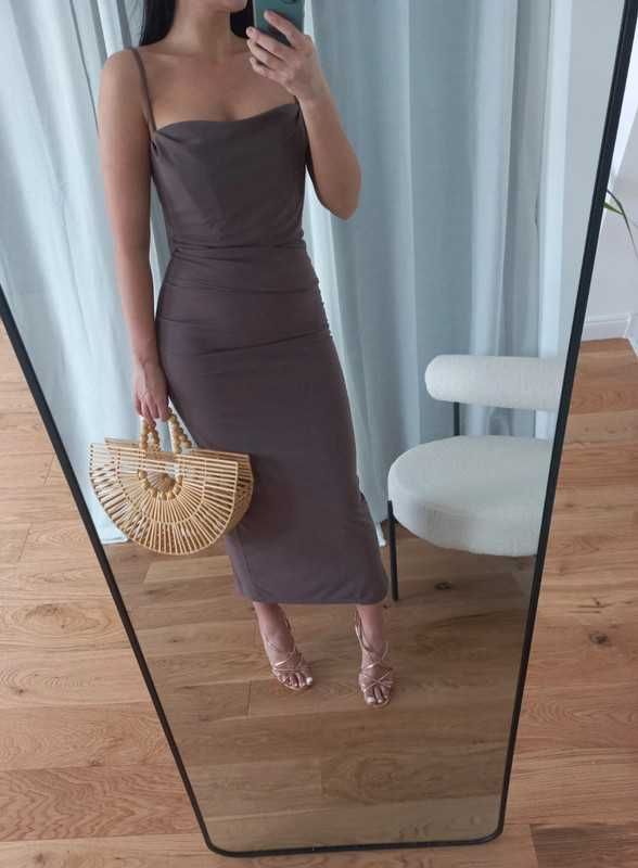 Gorsetowa dopasowana sukienka midi Zara drapowana XS