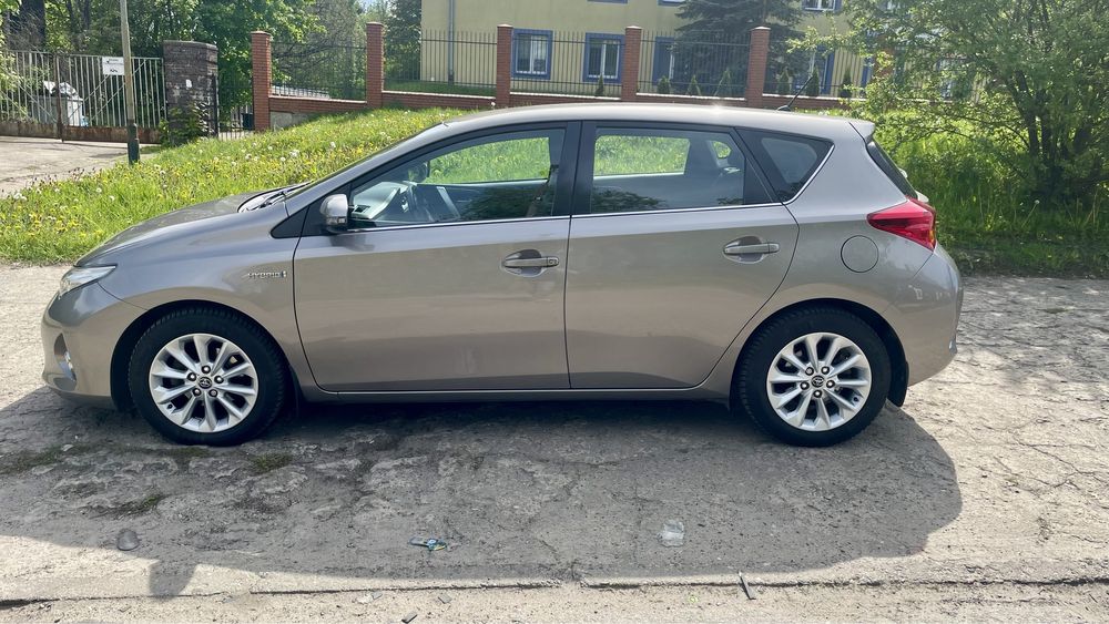 Toyota Auris II Hybrid