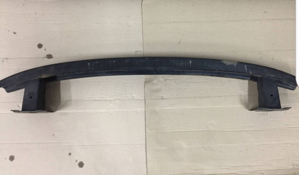 Задній усілітель бампера шкода фабія 1