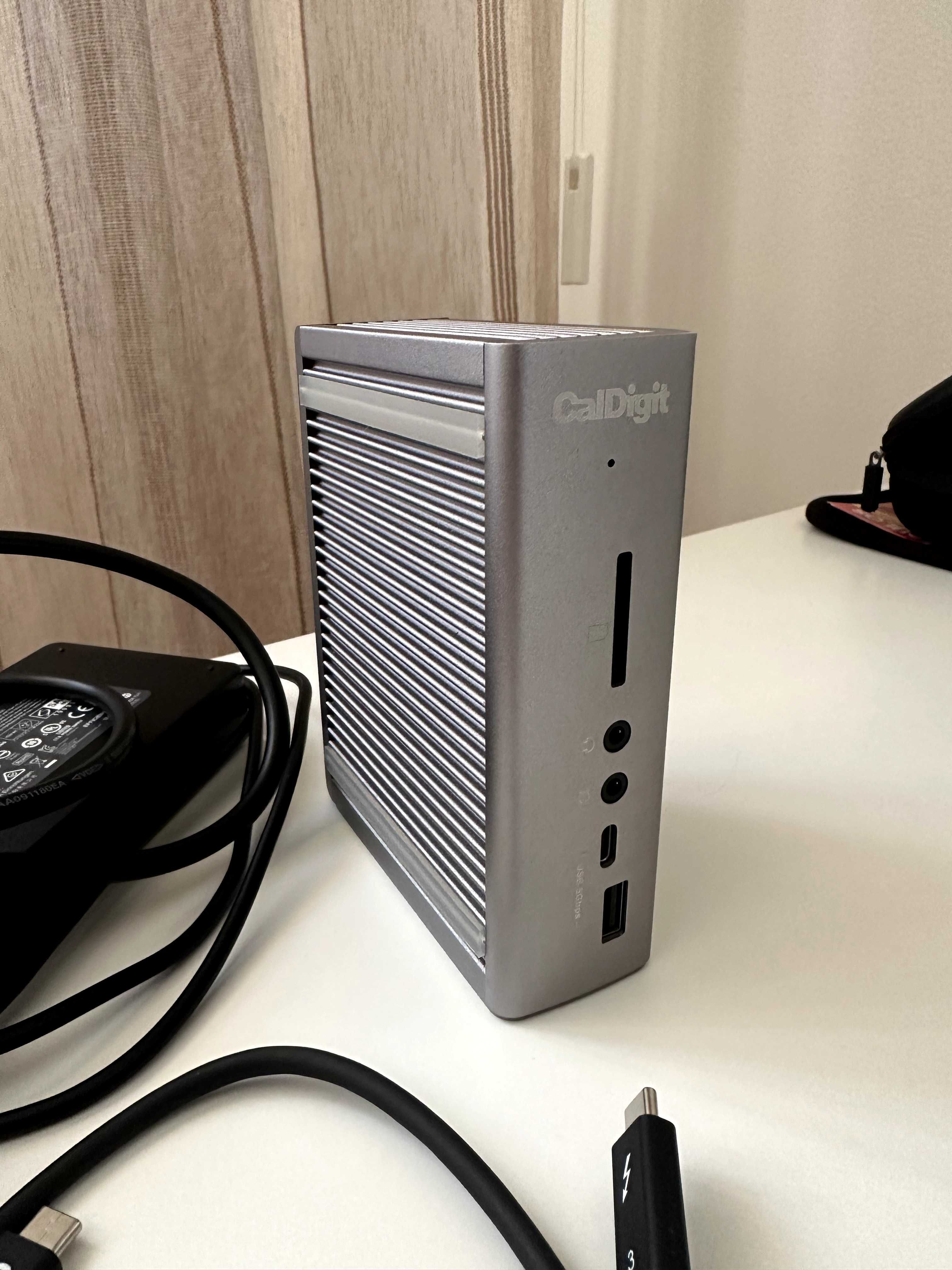 CalDigit TS3 Plus - Thunderbolt Dock