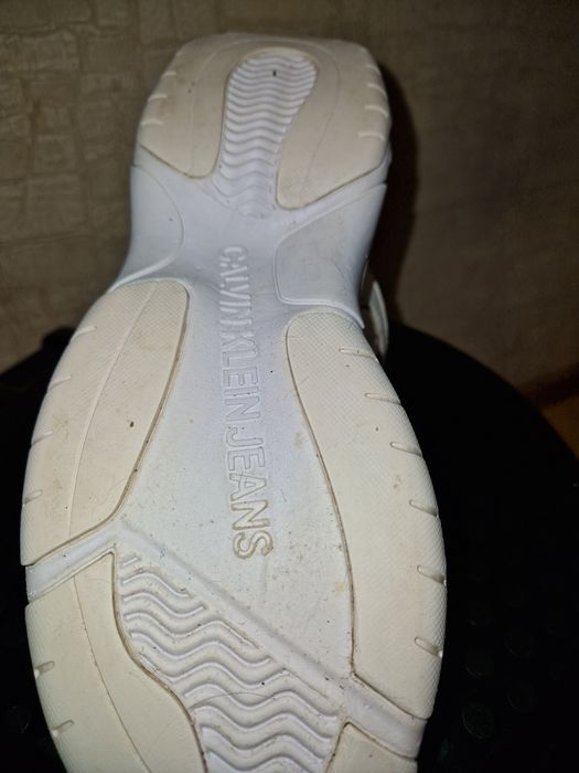 Продам  кроссовки оригинал Calvin Klein 25.5 см.