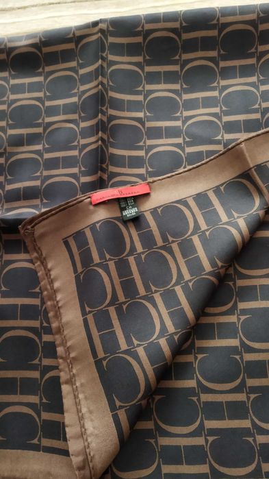 Lenço Carolina Herrera