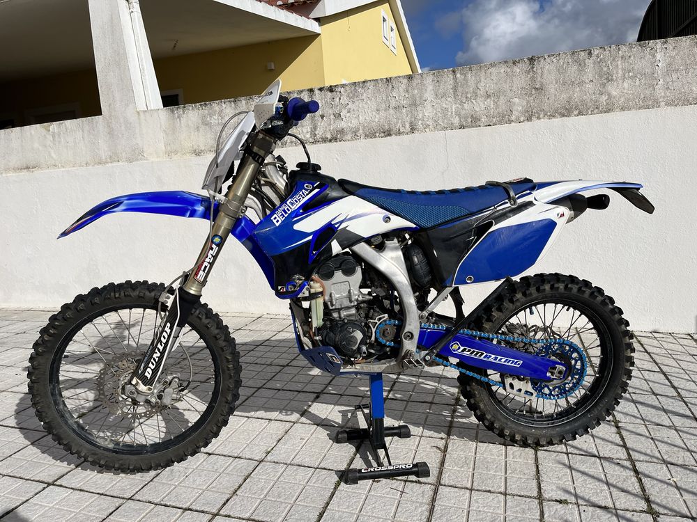 Yamaha YZ 250 F matriculada