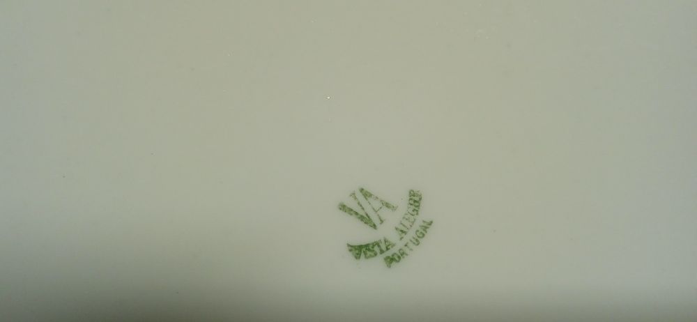 Louça porcelana terrina para a sopa ,vários pratos de sobremesa.