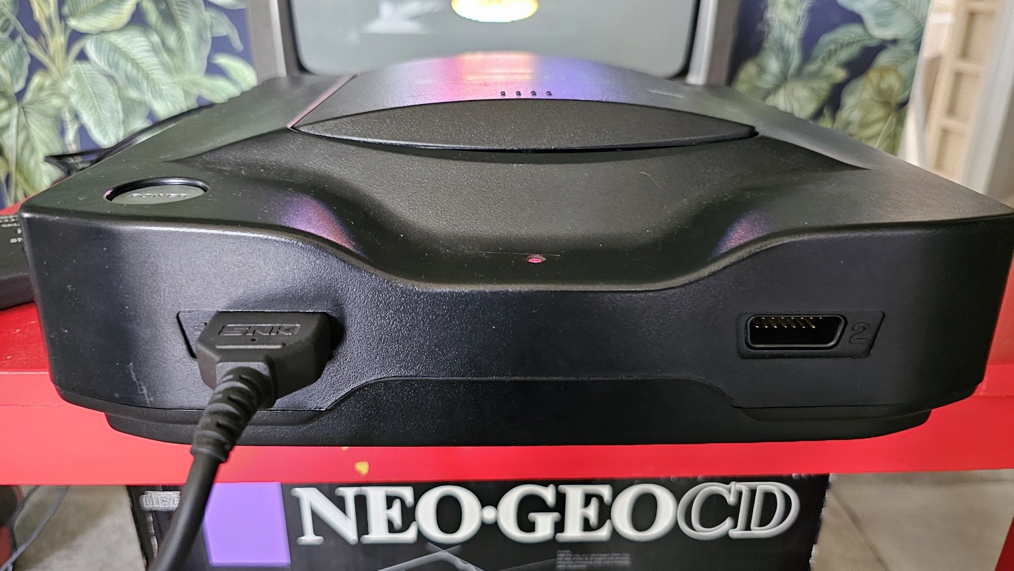 Neo geo cd + box + 2 pady + 2 gry (zasilacz, kabel do tv, styropian)