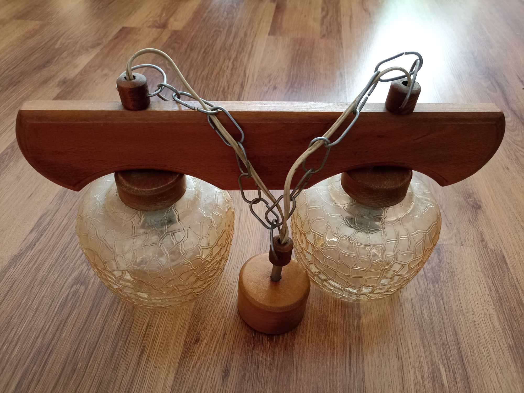 Drewniana lampa z dwoma kloszami