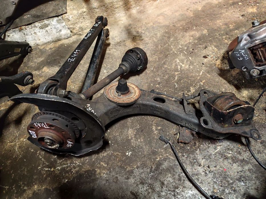 AUDI TT BRAÇO TRIÂNGULO MANGA EIXO TRAS DIRETA - Z411