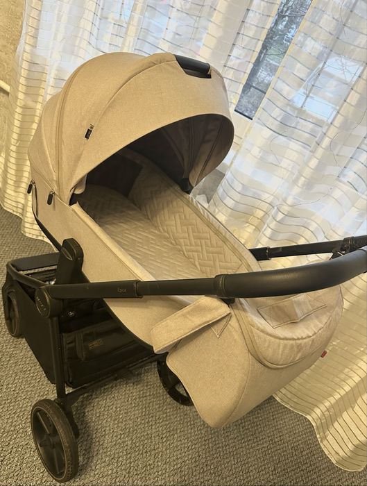 Універсальна коляска Carrello Epica 2025 року, 2 в 1