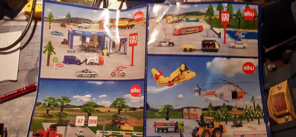 stary kolekcjonerski folder prospekt niemiecki resoraków siku 2018r.