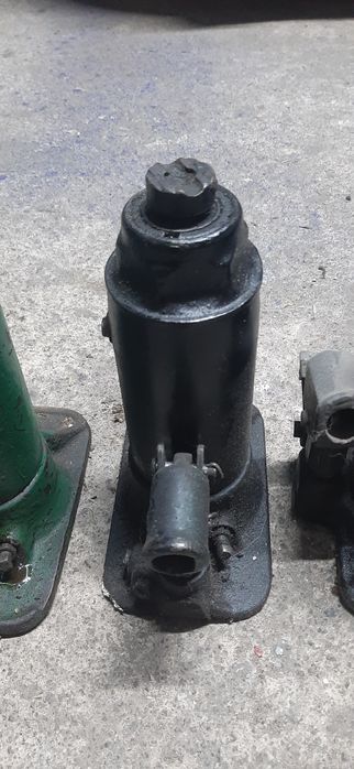 Домкрат  гідравлічний