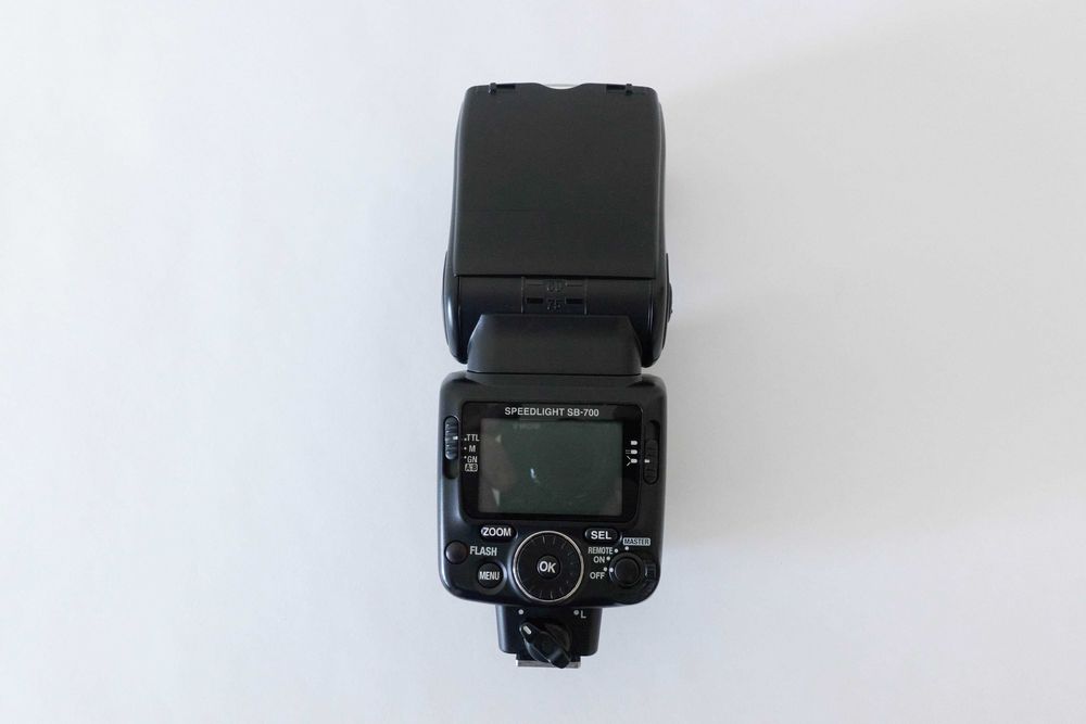 Фотовспышка Nikon Speedlight SB-700