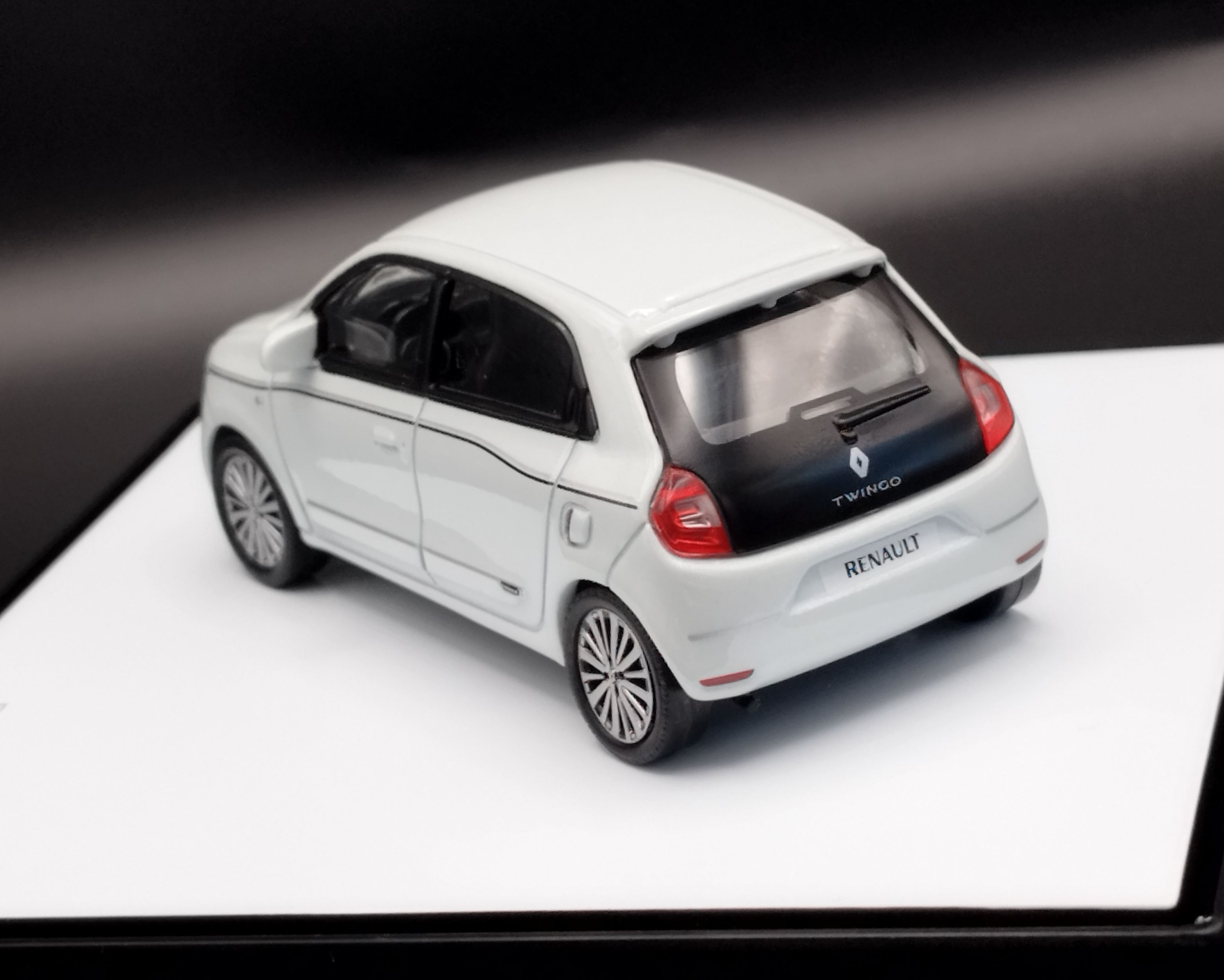 1:43 N1OREV Renault Twingo model nowy