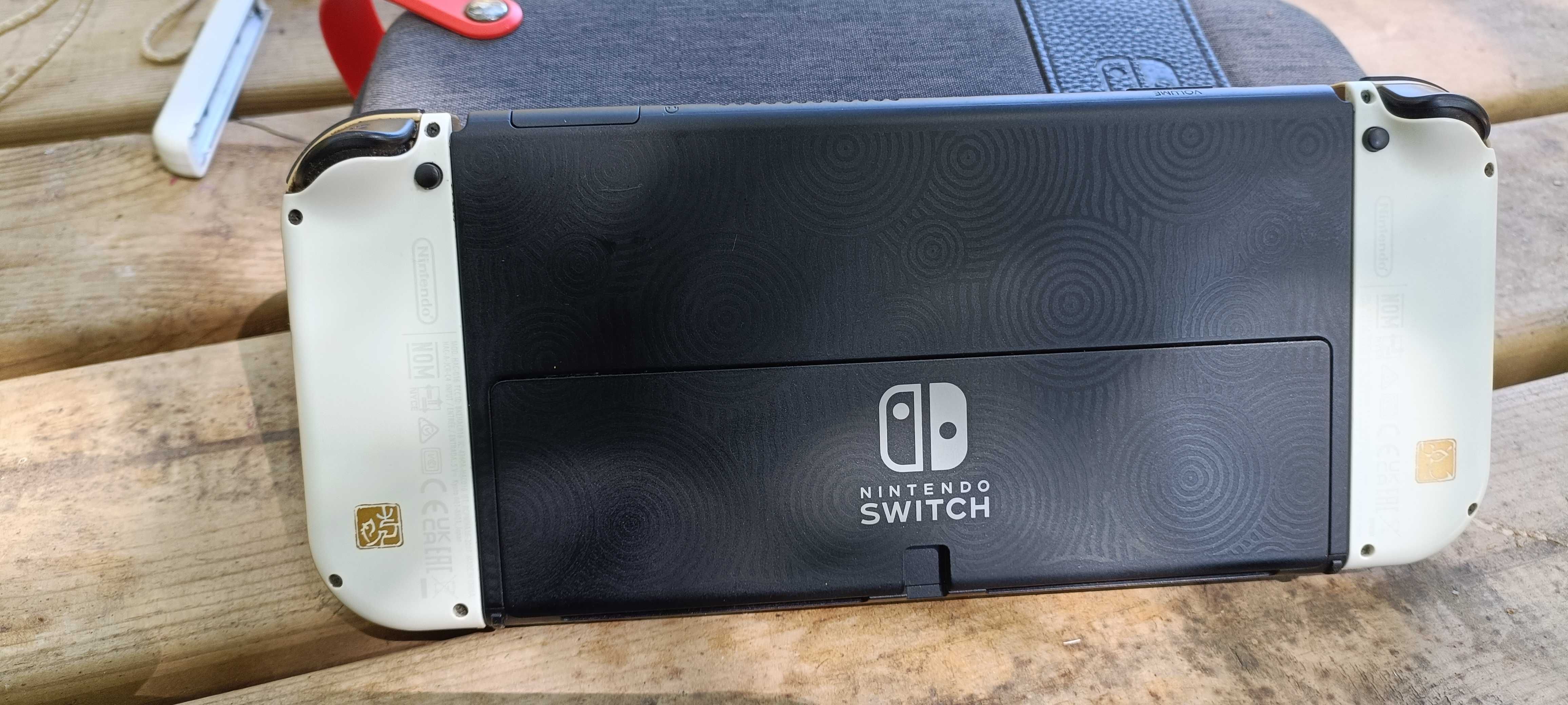 Nintendo Switch OLED Zelda edition
